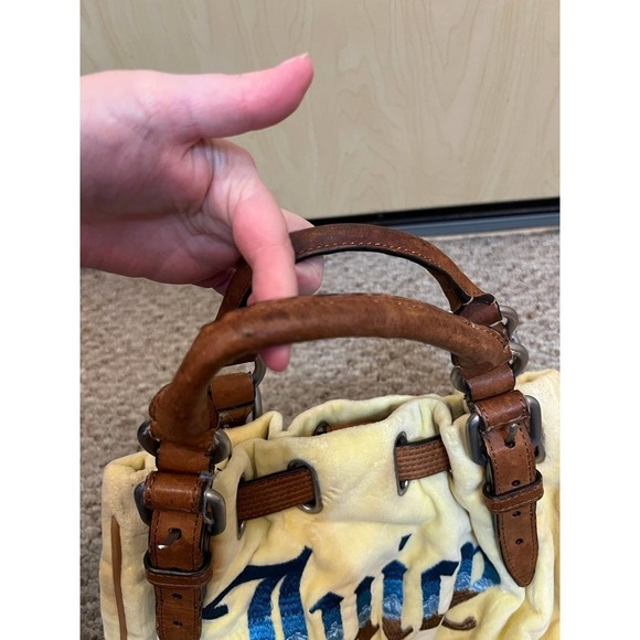 Juicy Couture RARE Yellow Velour Daydreamer Shoulder bag - Picture 5 of 12